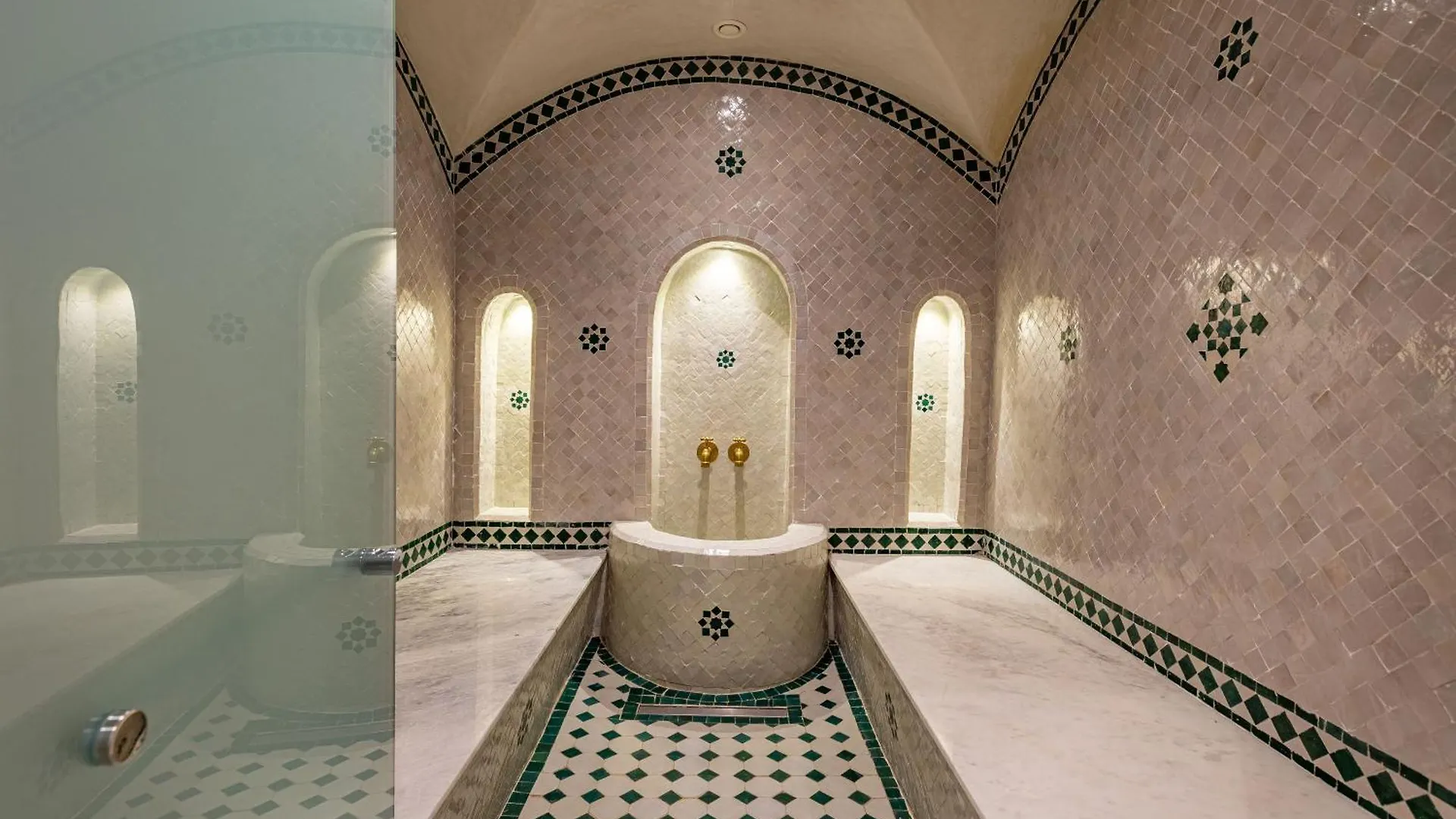 Villa Tropicana, Elegeance, Exotisme,Piscine,Jacuzzi Marrakesh Maroc